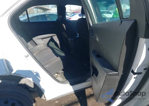 2013 Chevrolet Equinox Ls z USA, uszkodzony, nr VIN 1GNFLCEK4DZ126335